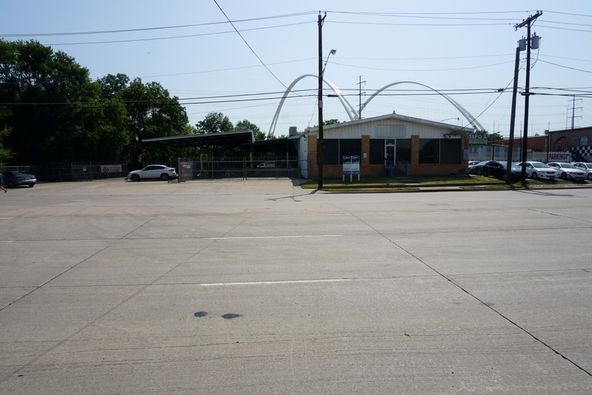 2306 N Beckley Ave, Dallas, TX 75208